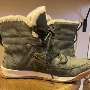 Sorel women’s boots size 9
